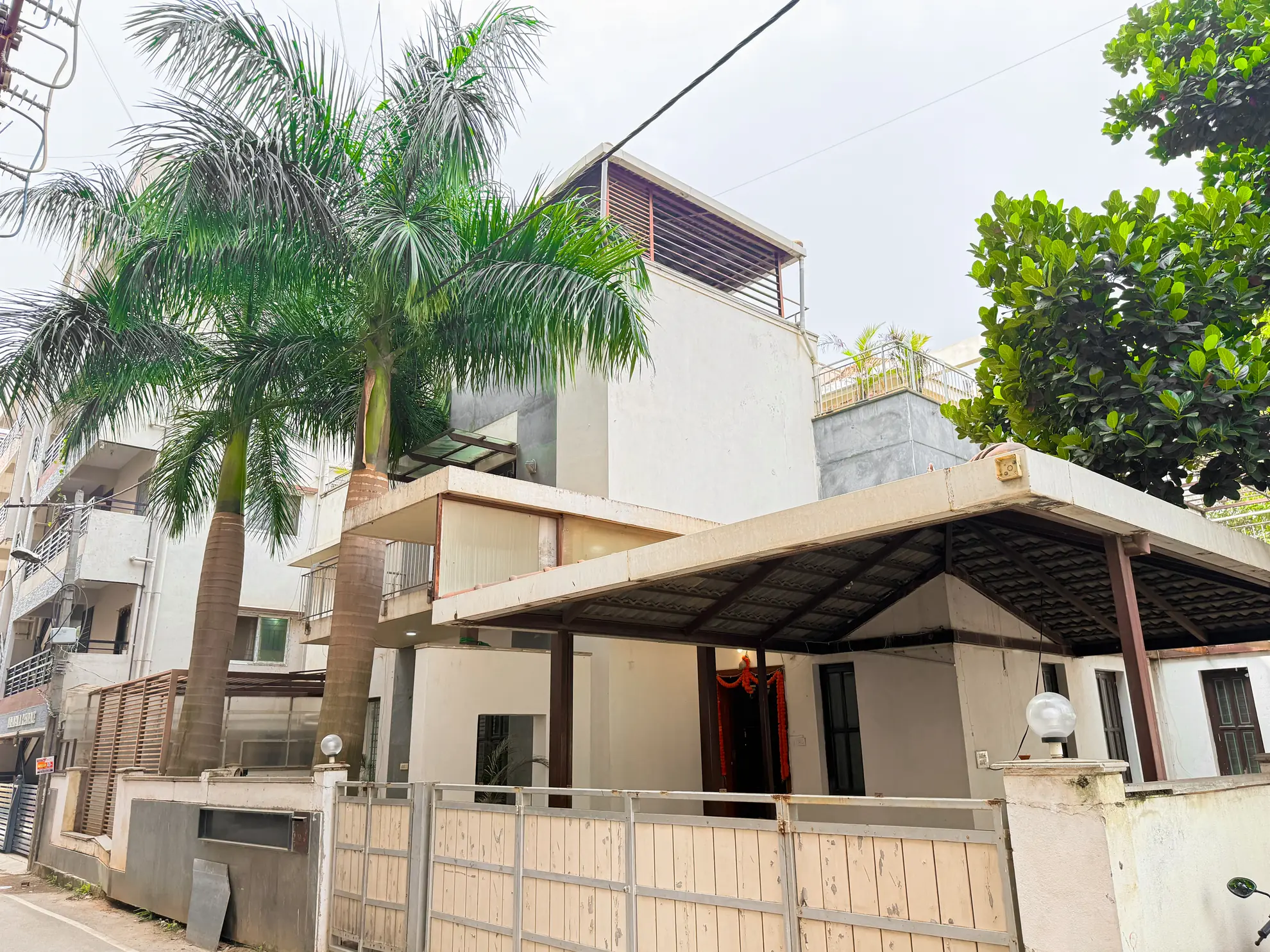 Entrance and Parking 3 at Lagoon Luxe, Bengaluru