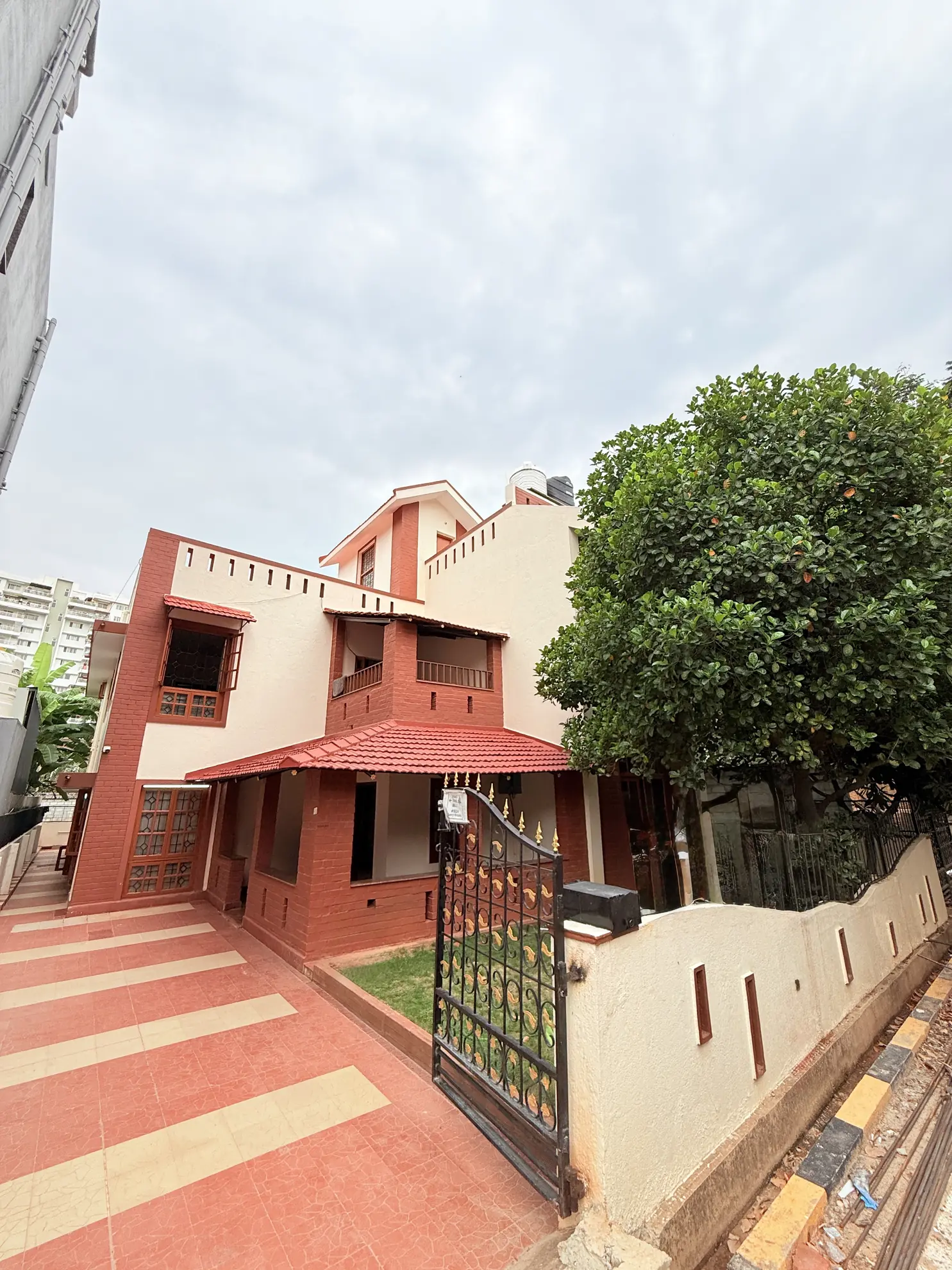 Entrance and Parking at Sunny Brooks, Bengaluru