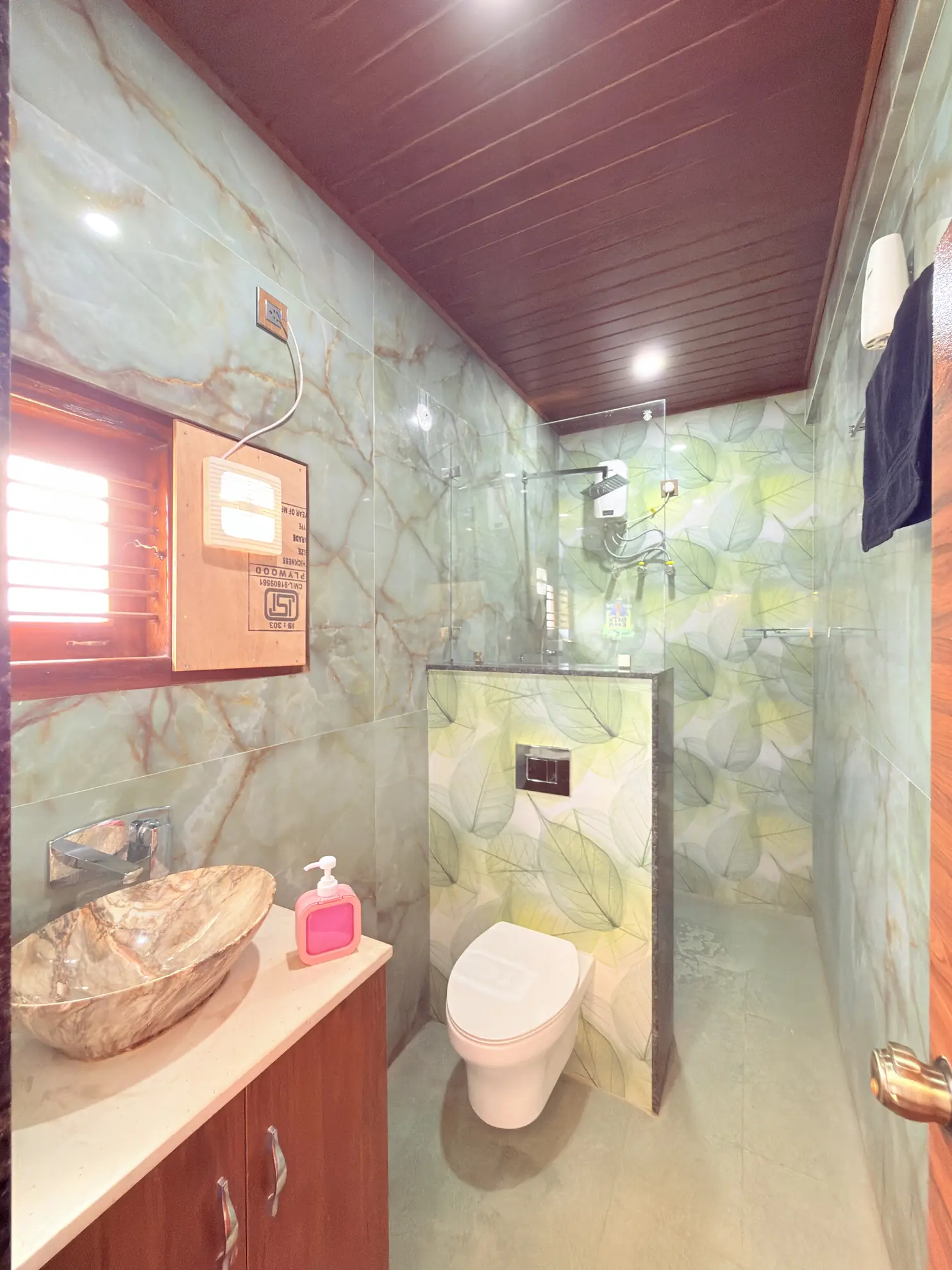 Third Bedroom 8 at Palm Breeze, Bengaluru
