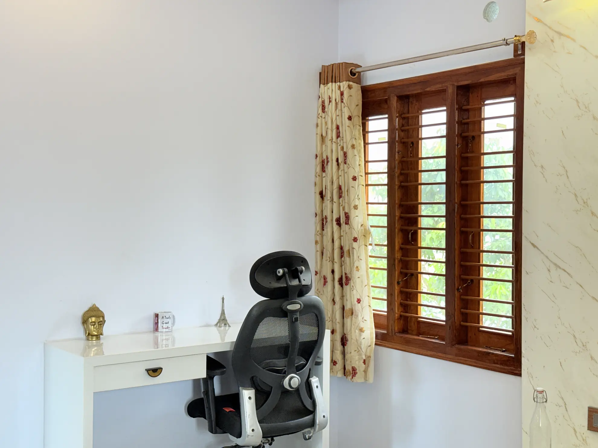 Third Bedroom 6 at Palm Breeze, Bengaluru