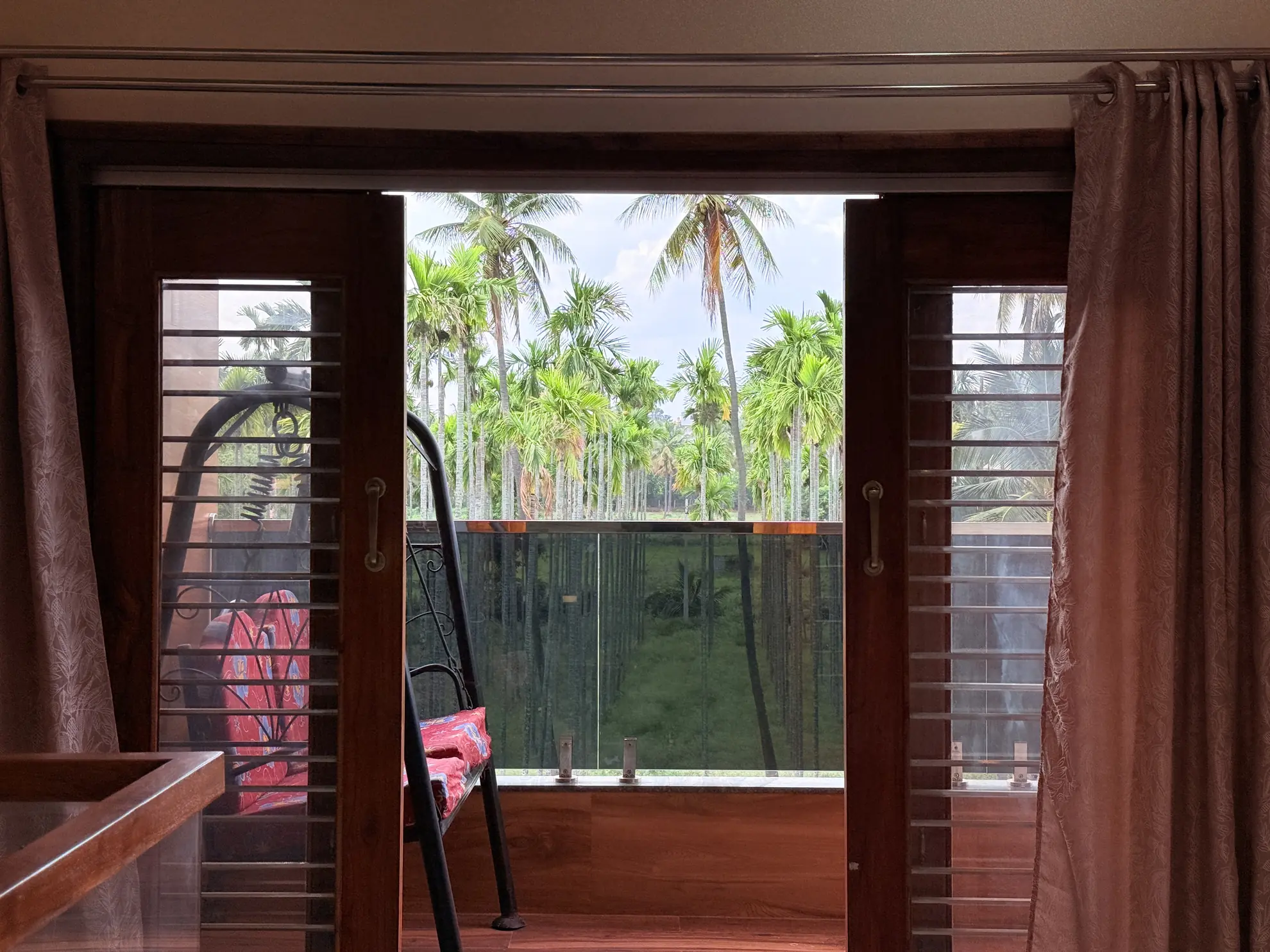Lounge 6 at Palm Breeze, Bengaluru