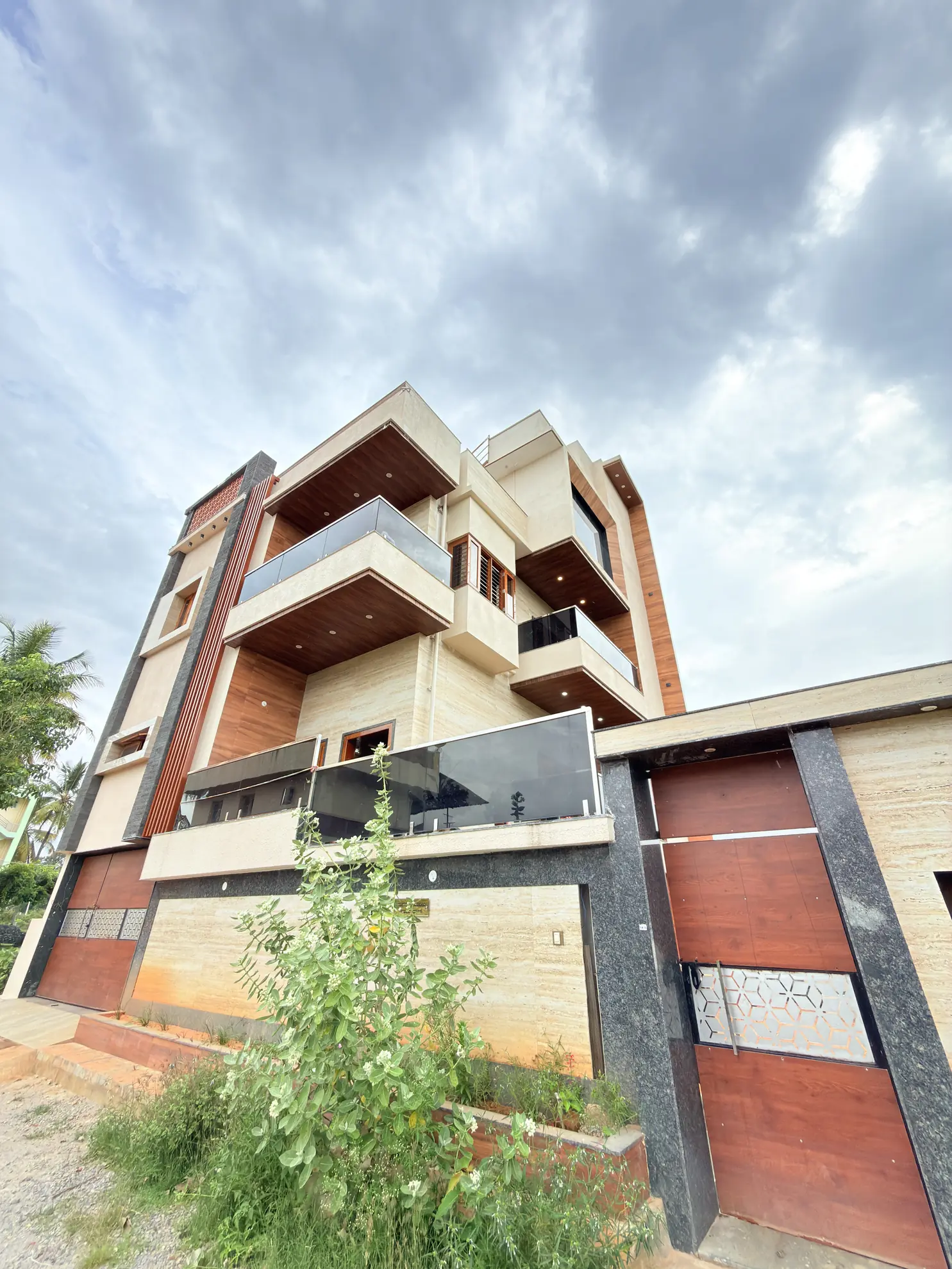 Entrance and Parking 2 at Palm Breeze, Bengaluru