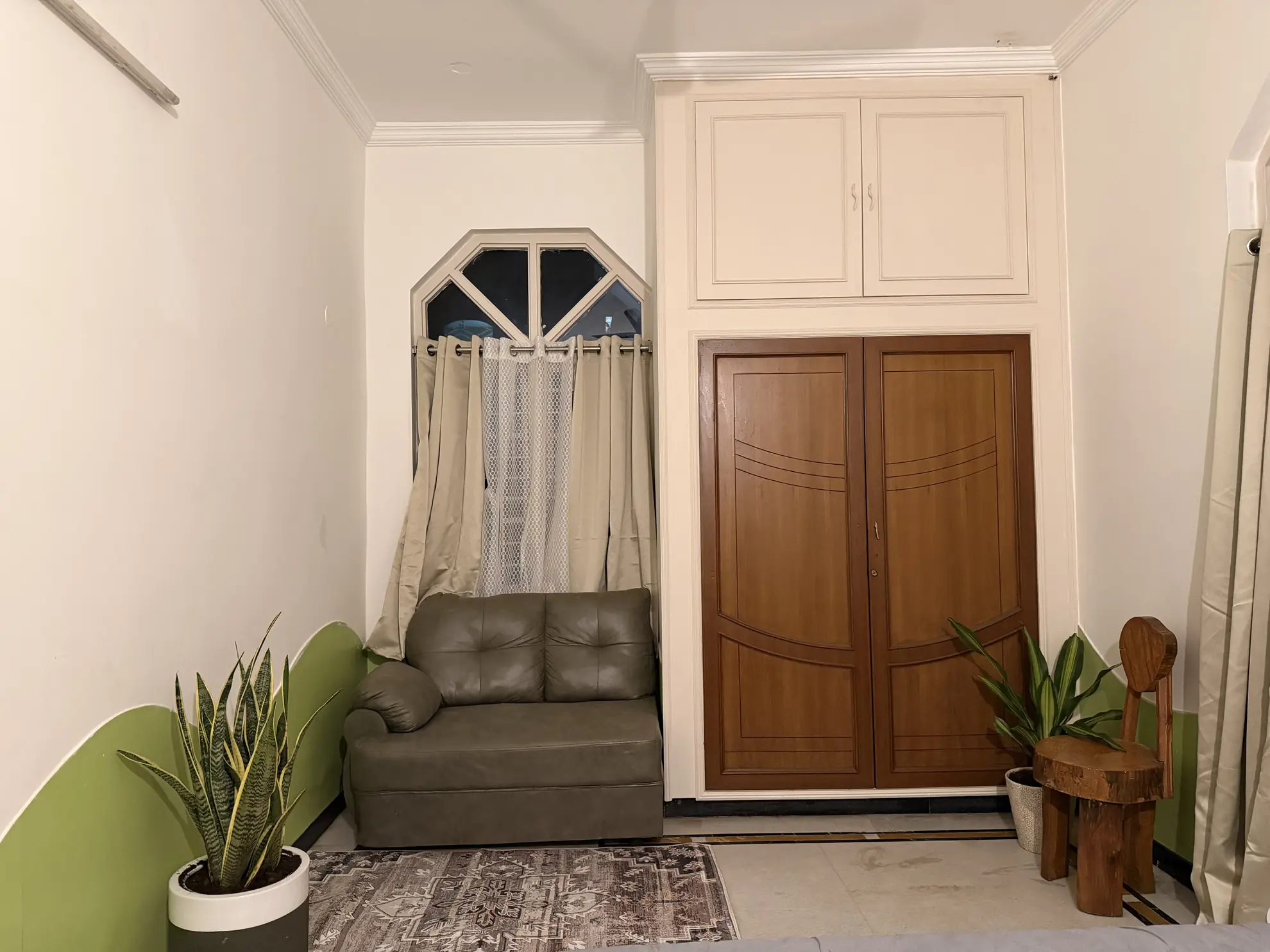 Fourth Bedroom 10 at Deccan Escape, Hyderabad