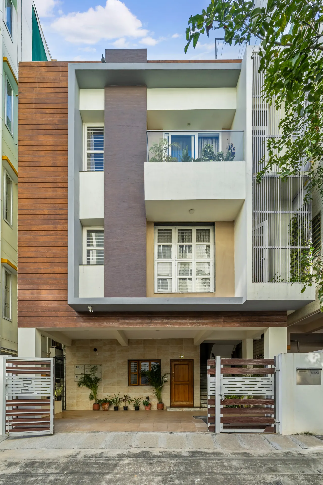 Entrance and Parking 1