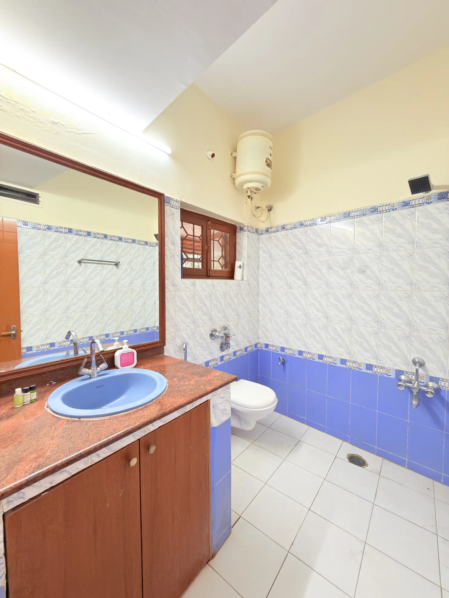 Sixth Bedoom 6 at Sunny Brooks, Bengaluru